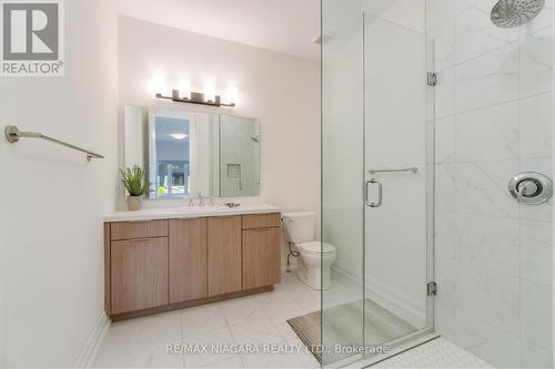 27 - 9150 Willoughby Drive, Niagara Falls, ON - Indoor Photo Showing Bathroom