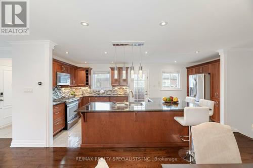 774 Consort Crescent, Mississauga, ON - Indoor Photo Showing Kitchen