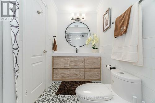 774 Consort Crescent, Mississauga, ON - Indoor Photo Showing Bathroom