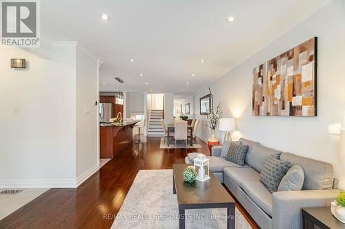 774 Consort Crescent, Mississauga, ON - Indoor Photo Showing Living Room