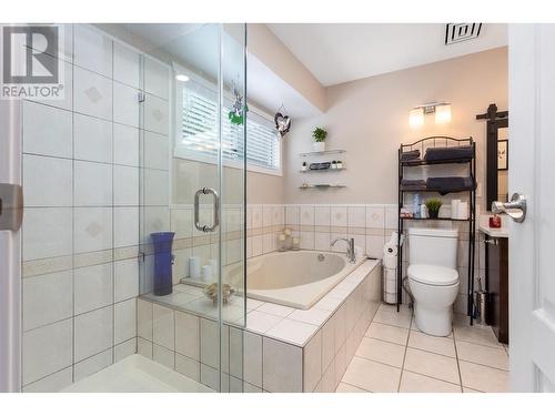 19577 Somerset Drive, Pitt Meadows, BC - Indoor Photo Showing Bathroom