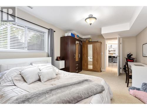 19577 Somerset Drive, Pitt Meadows, BC - Indoor Photo Showing Bedroom