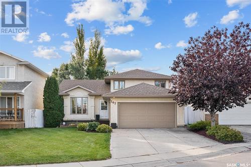 247 Briarvale Bay, Saskatoon, SK - Outdoor With Facade