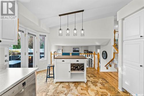 247 Briarvale Bay, Saskatoon, SK - Indoor Photo Showing Kitchen