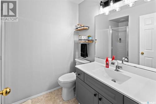 247 Briarvale Bay, Saskatoon, SK - Indoor Photo Showing Bathroom