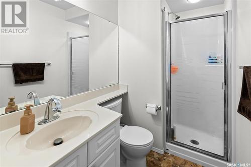 247 Briarvale Bay, Saskatoon, SK - Indoor Photo Showing Bathroom