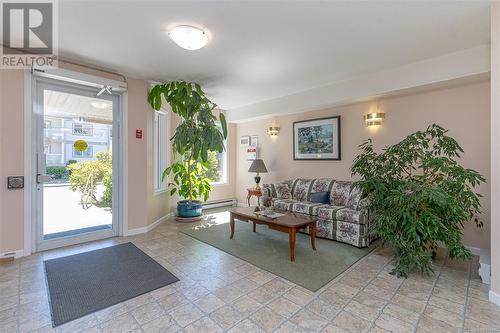 Complex secured entry - 301 245 First St, Duncan, BC - Indoor Photo Showing Living Room