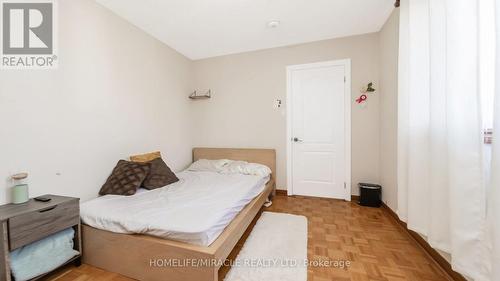 40 Minglehaze Drive, Toronto, ON - Indoor Photo Showing Bedroom