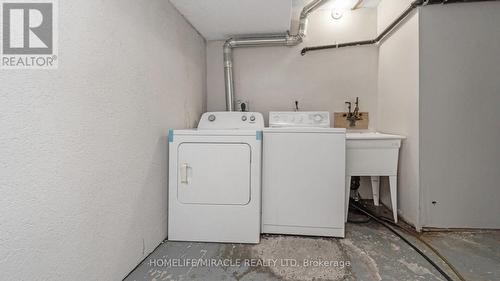 40 Minglehaze Drive, Toronto, ON - Indoor Photo Showing Laundry Room