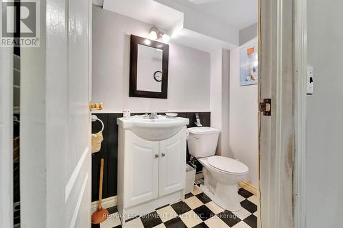 569 Barnaby Street, Hamilton, ON - Indoor Photo Showing Bathroom