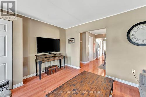 569 Barnaby Street, Hamilton, ON - Indoor Photo Showing Other Room