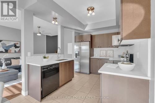 19 - 40 Dartmouth Gate, Hamilton, ON - Indoor Photo Showing Kitchen