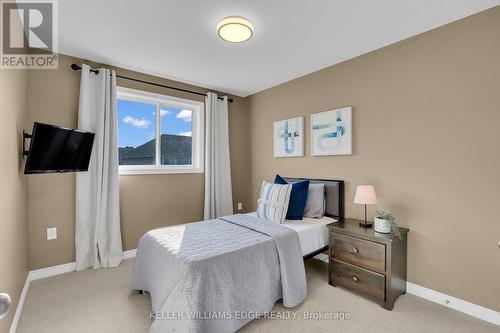 19 - 40 Dartmouth Gate, Hamilton, ON - Indoor Photo Showing Bedroom