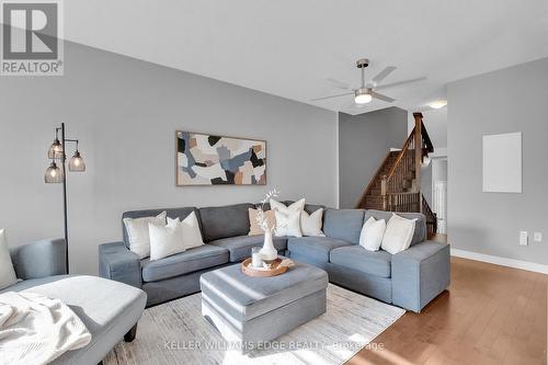 19 - 40 Dartmouth Gate, Hamilton, ON - Indoor Photo Showing Living Room