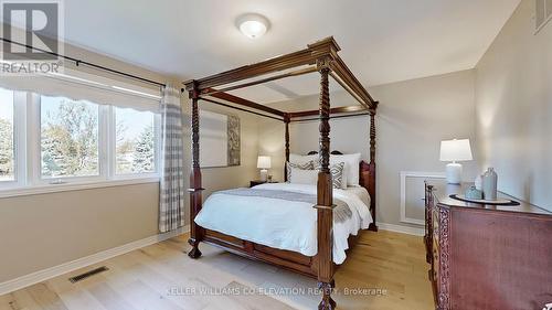 381 Niagara Drive, Oshawa, ON - Indoor Photo Showing Bedroom