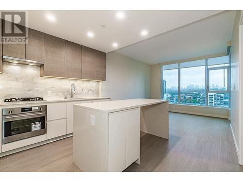 1801 4168 Lougheed Highway, Burnaby, BC - Indoor Photo Showing Kitchen With Upgraded Kitchen