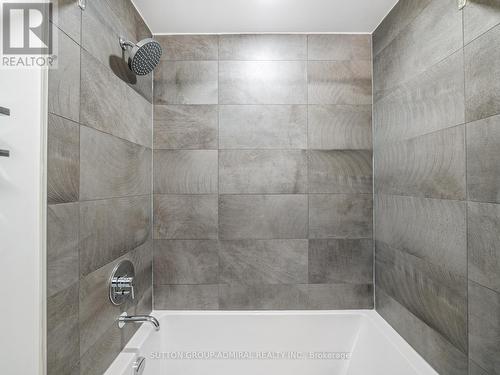 4305 - 7890 Jane Street, Vaughan, ON - Indoor Photo Showing Bathroom