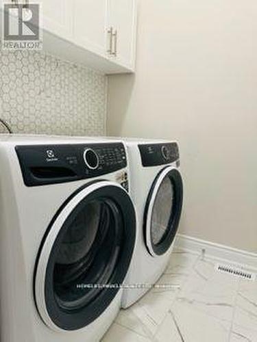 21 Cadence Road, Brampton, ON - Indoor Photo Showing Laundry Room