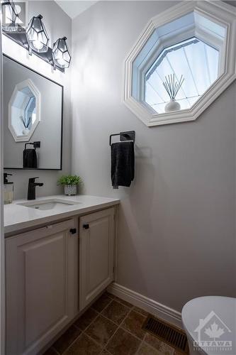 2845 Front Road, Hawkesbury, ON - Indoor Photo Showing Bathroom