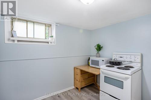 368 Wharncliffe Road S, London, ON - Indoor Photo Showing Kitchen