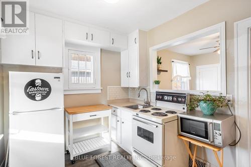 368 Wharncliffe Road S, London, ON - Indoor Photo Showing Kitchen