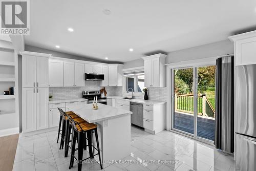 1037 East Communication Road, Smith-Ennismore-Lakefield, ON - Indoor Photo Showing Kitchen With Upgraded Kitchen