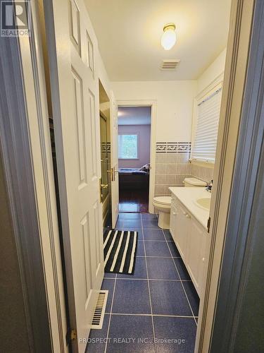 34 Thomson Creek Boulevard, Vaughan, ON - Indoor Photo Showing Bathroom