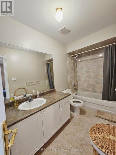 34 Thomson Creek Boulevard, Vaughan, ON - Indoor Photo Showing Bathroom