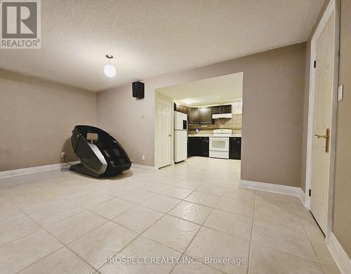 34 Thomson Creek Boulevard, Vaughan, ON - Indoor Photo Showing Other Room