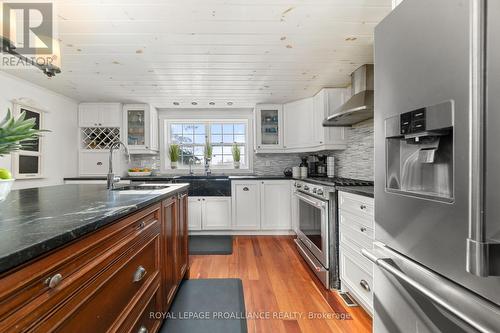 141 Station Road, Prince Edward County (Hillier), ON - Indoor Photo Showing Kitchen With Upgraded Kitchen