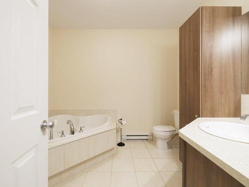 Salle de bains - 1-537 Av. Forest, Pincourt, QC - Indoor Photo Showing Bathroom