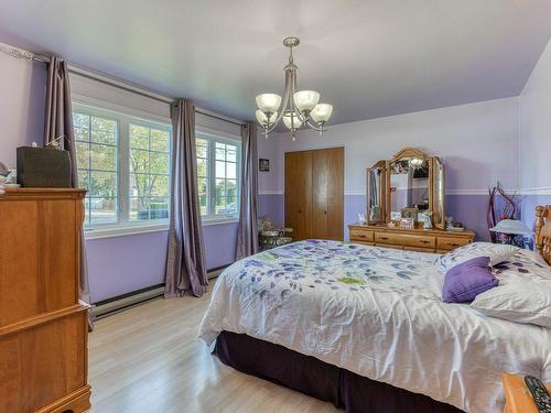 Chambre Ã  coucher principale - 1040 Rue Léa, Laval (Saint-François), QC - Indoor Photo Showing Bedroom