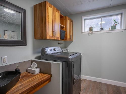 Sous-sol - 1400 8E Rue, Saint-Côme/Linière, QC - Indoor Photo Showing Laundry Room