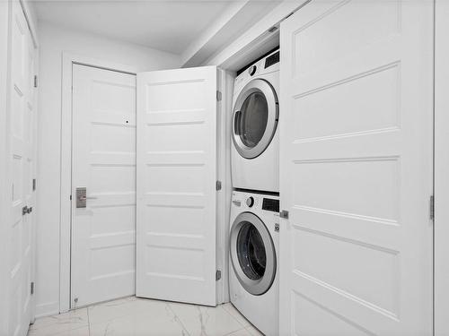 Laundry room - 101-27 Av. Lorne, Saint-Lambert, QC - Indoor Photo Showing Laundry Room