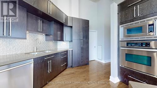 504 - 637 Lake Shore Boulevard, Toronto, ON - Indoor Photo Showing Kitchen With Upgraded Kitchen