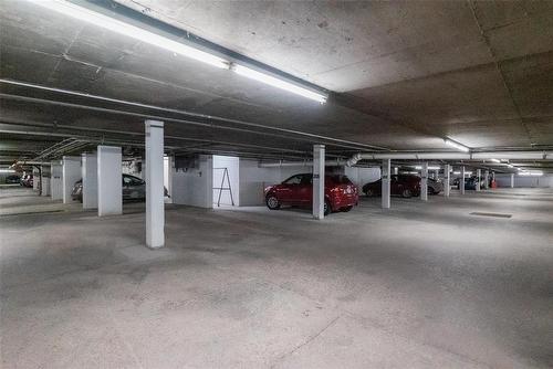 901 55 Nassau Street, Winnipeg, MB - Indoor Photo Showing Garage