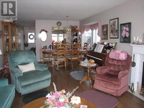 4 500 Wotzke Drive, Williams Lake, BC - Indoor Photo Showing Living Room