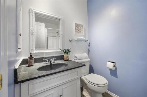 11 Brentlawn Boulevard, Winnipeg, MB - Indoor Photo Showing Bathroom