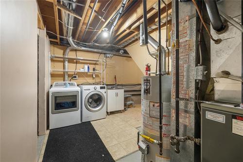 11 Brentlawn Boulevard, Winnipeg, MB - Indoor Photo Showing Laundry Room