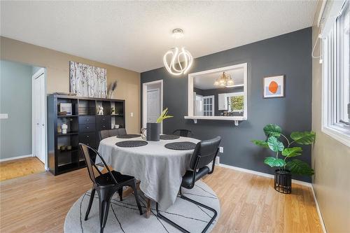 11 Brentlawn Boulevard, Winnipeg, MB - Indoor Photo Showing Dining Room