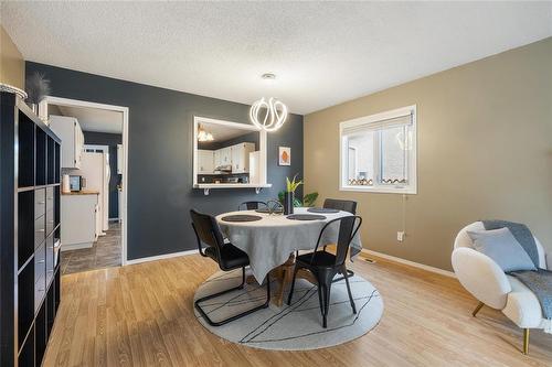 11 Brentlawn Boulevard, Winnipeg, MB - Indoor Photo Showing Dining Room