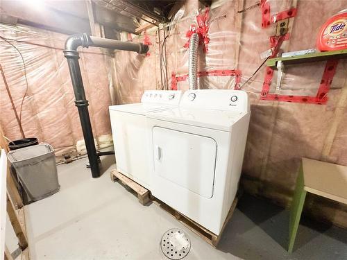 238 Gordon Avenue, Winnipeg, MB - Indoor Photo Showing Laundry Room