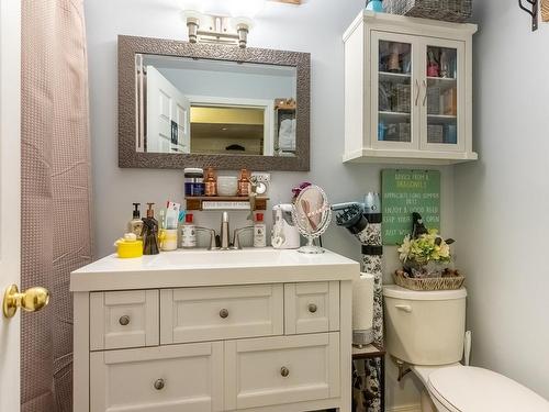 3772 Westsyde Rd, Kamloops, BC - Indoor Photo Showing Bathroom