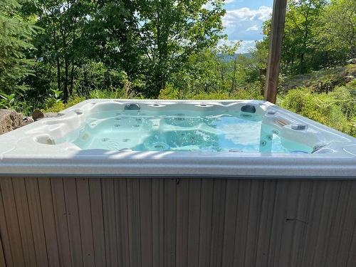 Hot tub - 360 Allée De L'Aventure, Mont-Tremblant, QC - Outdoor