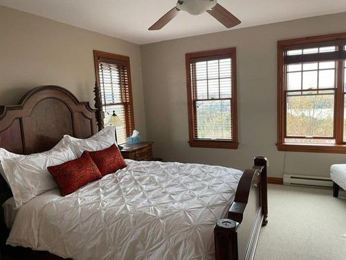 Master bedroom - 360 Allée De L'Aventure, Mont-Tremblant, QC - Indoor Photo Showing Bedroom