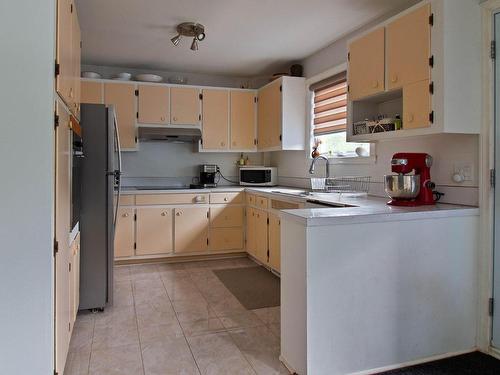 Cuisine - 15 Rue Bayside, Dollard-Des-Ormeaux, QC - Indoor Photo Showing Kitchen