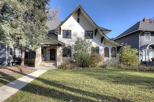 132 Elm St, Winnipeg, MB 