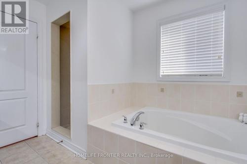 15 Canyon Gate Crescent, Vaughan, ON - Indoor Photo Showing Bathroom