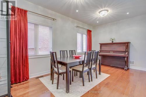 15 Canyon Gate Crescent, Vaughan, ON - Indoor Photo Showing Dining Room