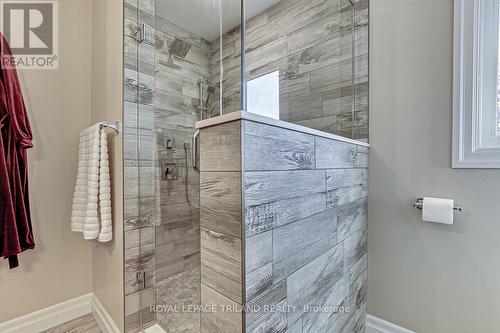 Elegant Ensuite shower - 185 Spencer Avenue, Lucan Biddulph (Lucan), ON - Indoor Photo Showing Bathroom